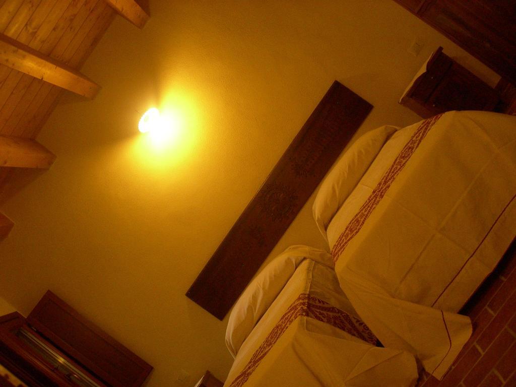 Agriturismo Battaglia Villamassargia Стая снимка