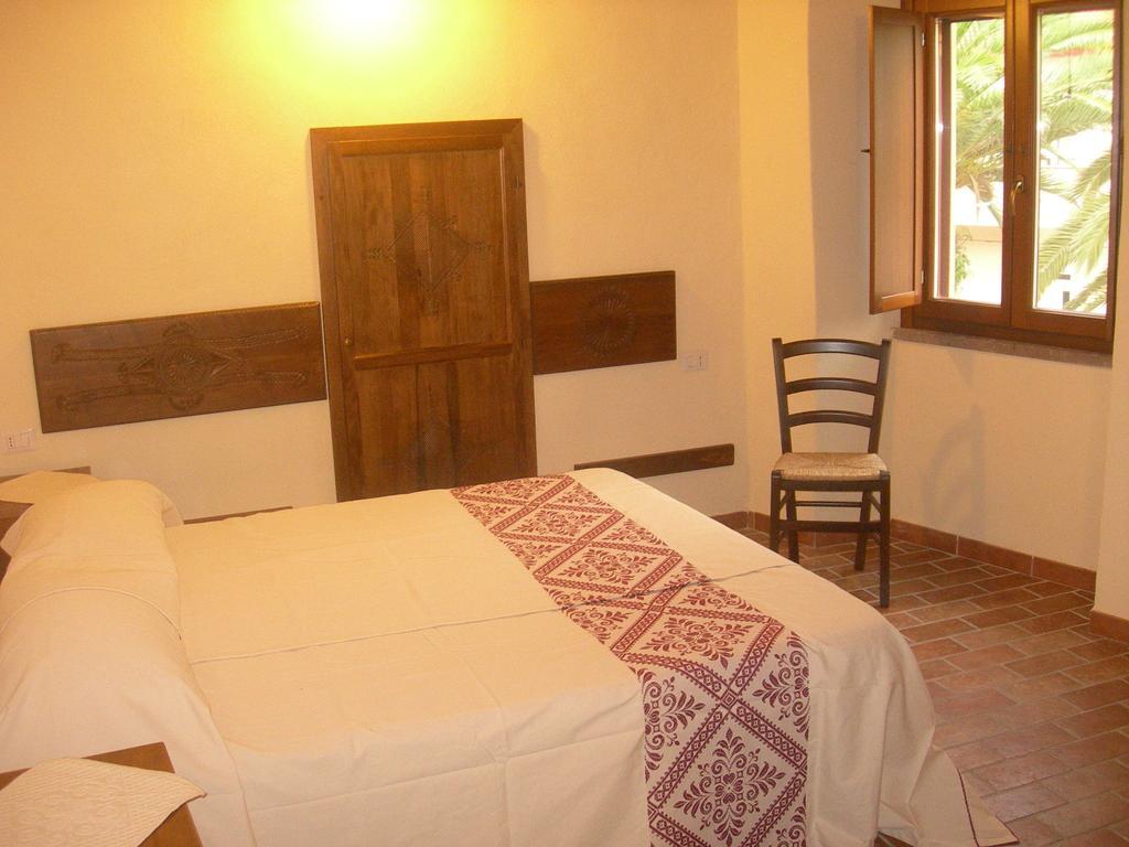 Agriturismo Battaglia Villamassargia Стая снимка