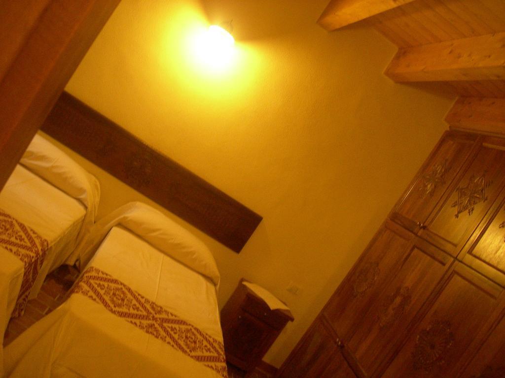 Agriturismo Battaglia Villamassargia Стая снимка